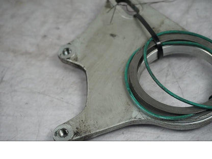 Höger sida på Bromsoksfäste från en Ducati Monster 796 -2013 motorcykel.