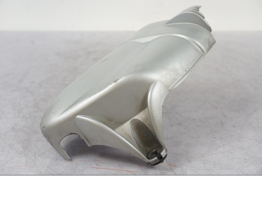 Höger sida på Startmotorkåpa från en BMW R 1200 GS -2005 motorcykel.