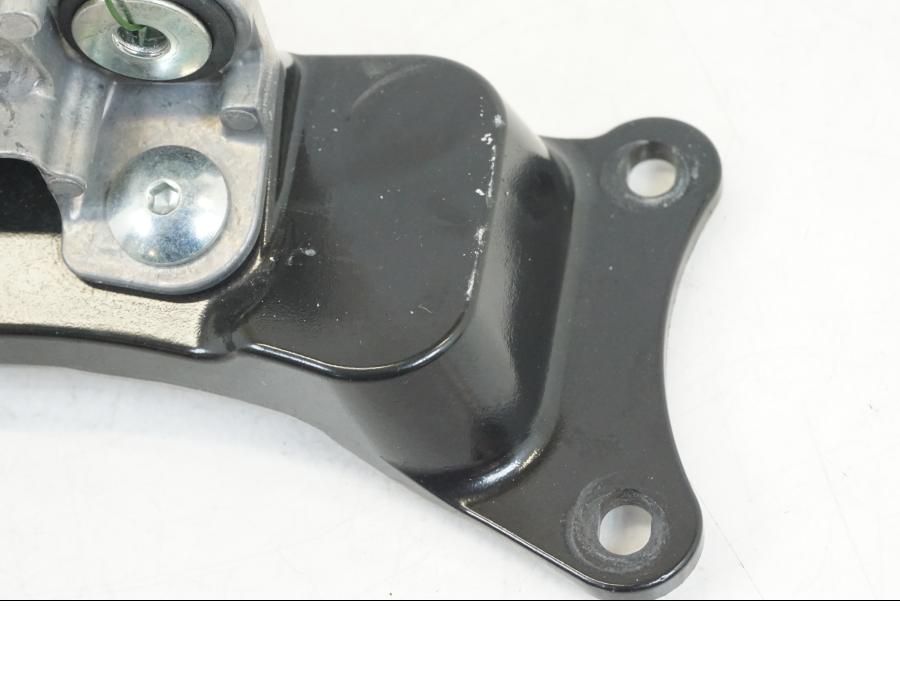 Höger sida på Bensintankfäste från en Yamaha MT-09 -2021 motorcykel.