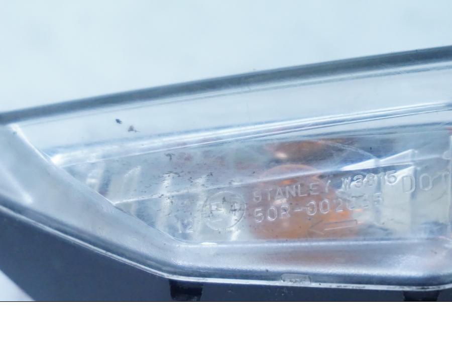 Snett uppifrån på Blinkers från en Kawasaki Ninja 650 -2018 motorcykel.