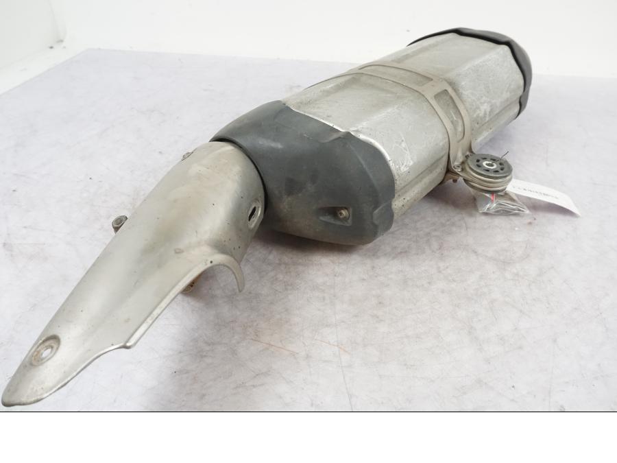 Höger sida på Ljuddämpare från en BMW R 1200 GSA -2014 motorcykel.