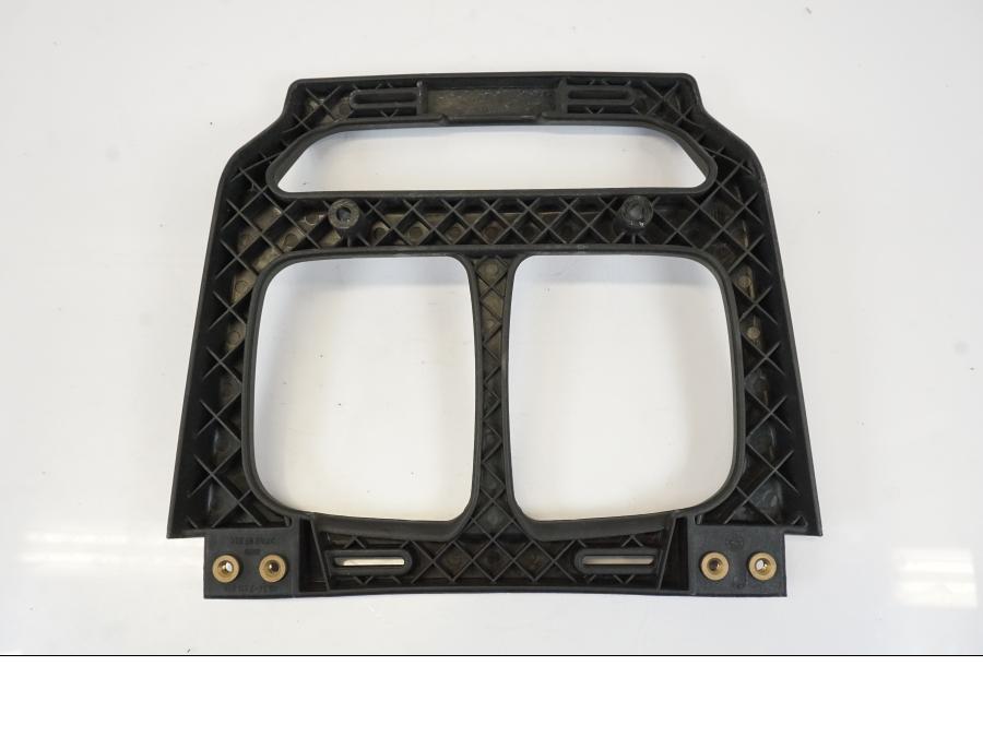 Snett nerifrån på Pakethållare från en BMW R 1150 RS -2003 motorcykel.