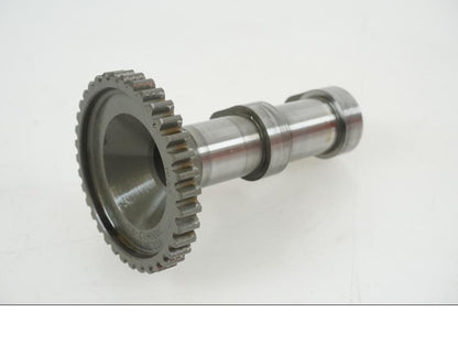 Framsidan på Kamaxel från en KTM 1290 Super Duke R -2021 motorcykel.