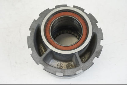 Vänster sida på Hjulhub från en Triumph Speed Triple -2021 motorcykel.