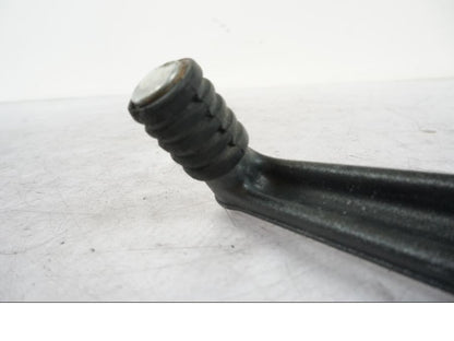 Höger sida på Bromspedal från en KTM 125 Duke -2022 motorcykel.