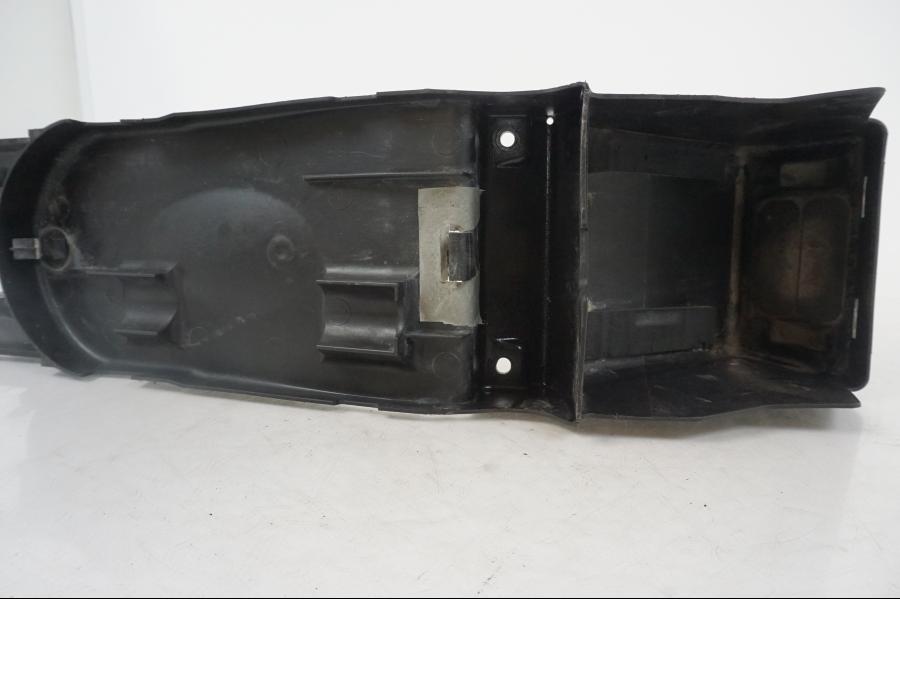 Extrabild1 på Undertail från en Honda XL 1000 V -2008 motorcykel.