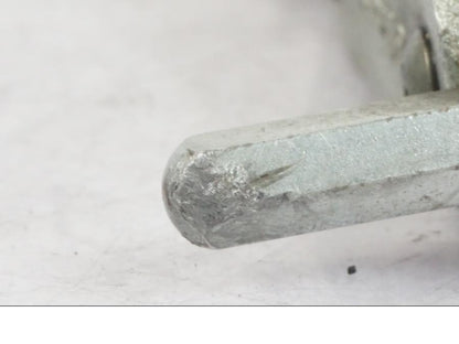 Snett nerifrån på Fotpinne från en Suzuki GSX 1300 RX -1999 motorcykel.