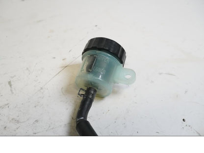 Höger sida på Bromshuvudcylinder från en Yamaha FZ-6 -2005 motorcykel.