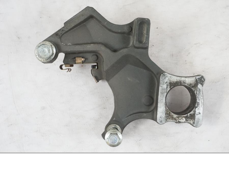 Höger sida på Bromsoksfäste från en Suzuki GSX-R 750 -2007 motorcykel.