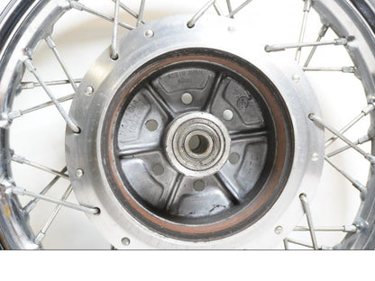 Extrabild2 på Fälg från en Suzuki LS 650 -1998 motorcykel.