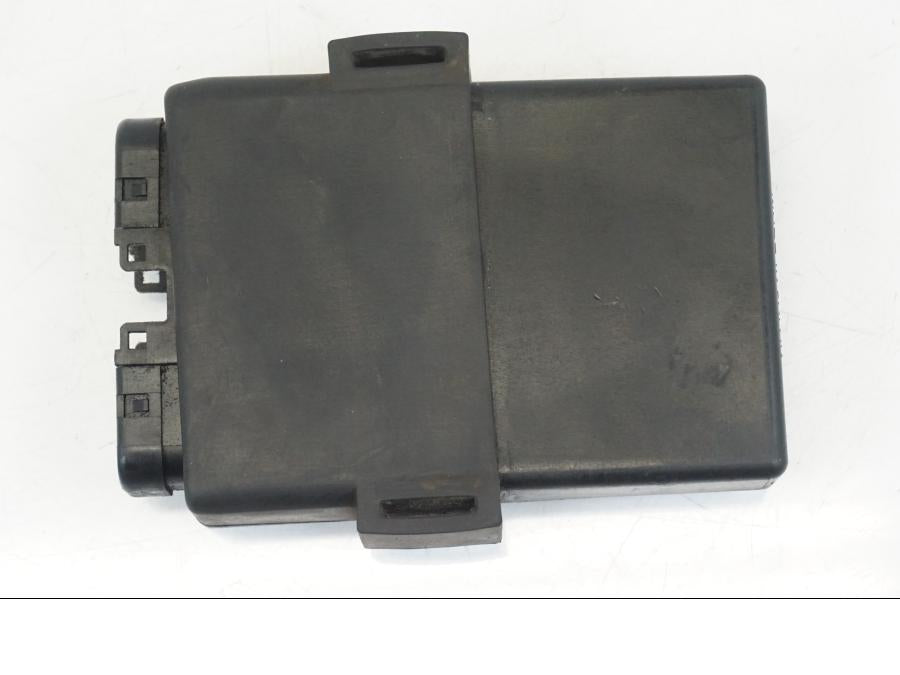 Snett nerifrån på CDI / ECU från en Honda CB 750 -2002 motorcykel.