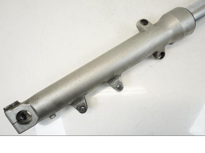 Baksidan på Gaffelben från en Honda CB 750 -2002 motorcykel.