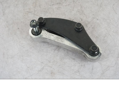 Baksidan på Stötdämparlänkage från en Yamaha MT-09 -2024 motorcykel.