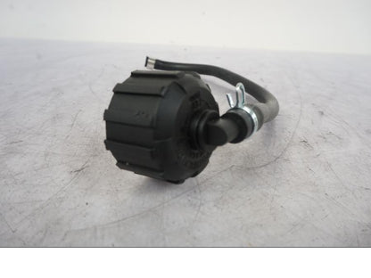 Baksidan på Vattenkyllock från en KTM 1290 Super Duke R -2023 motorcykel.