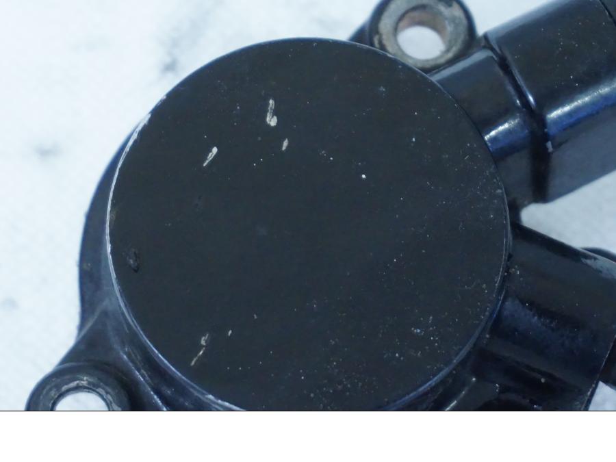 Höger sida på Kopplingslavcylinder från en Yamaha YZF 1000 R -1997 motorcykel.