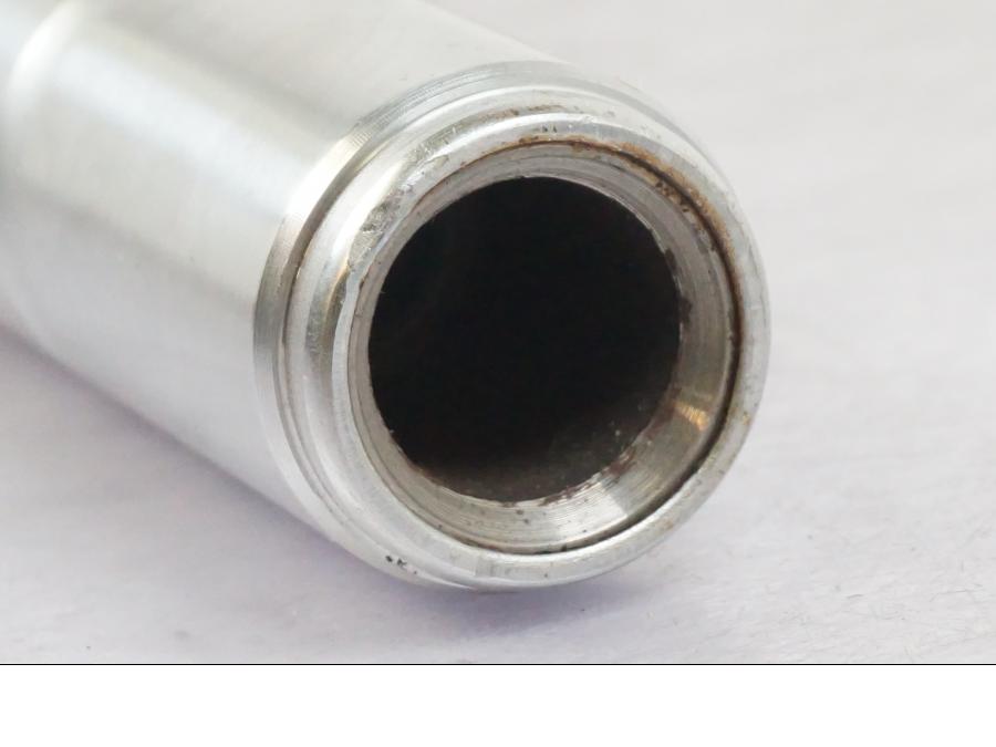 Vänster sida på Gaffelben från en Kawasaki Z 250 -1980 motorcykel.