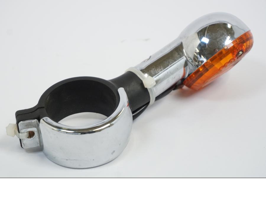 Vänster sida på Blinkers från en Suzuki VZ 800 -2000 motorcykel.