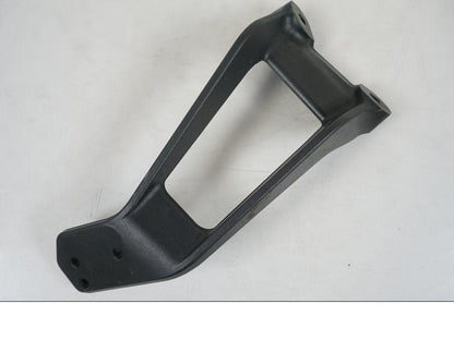 Framsidan på Fotpinnefäste från en KTM 1290 Super Duke R -2018 motorcykel.