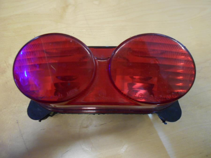 Höger sida på Baklampa från en Kawasaki ZX-9R -1998 motorcykel.