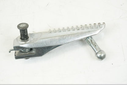 Höger sida på Fotpinne från en Yamaha MT-09 -2021 motorcykel.