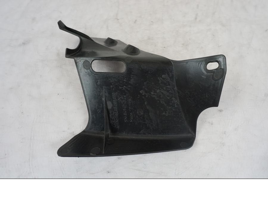 Snett uppifrån på Ramskydd från en KTM 690 Duke -2014 motorcykel.