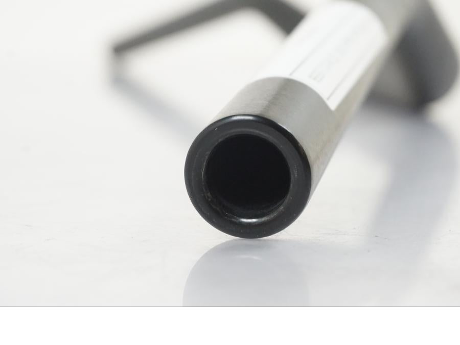 Snett uppifrån på Styre från en KTM 1290 Super Duke R EVO -2023 motorcykel.