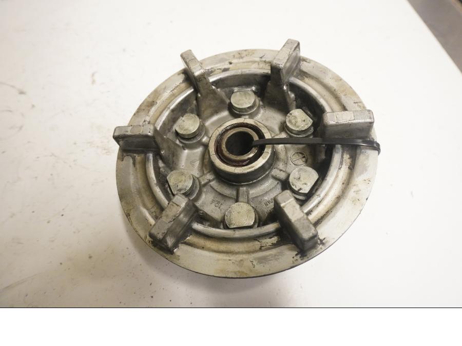 Baksidan på Drevfäste från en Suzuki GSX-R 750 -1995 motorcykel.