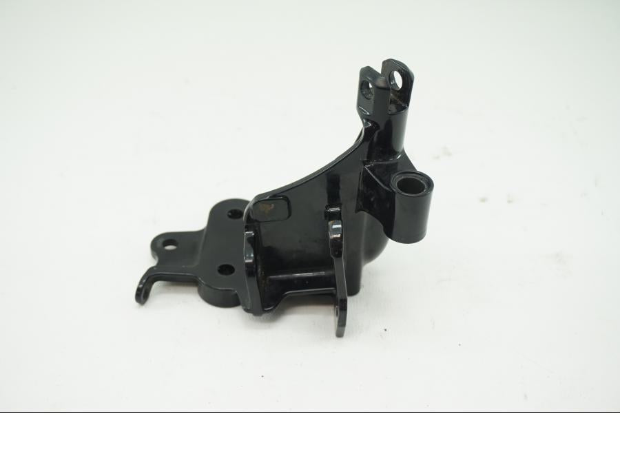 Höger sida på Fotpinnefäste från en H-D FXSE -2017 motorcykel.