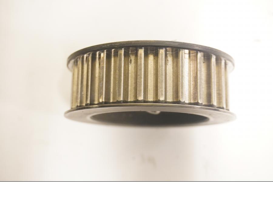 Baksidan på Remdrev från en BMW F 650 CS -2002 motorcykel.