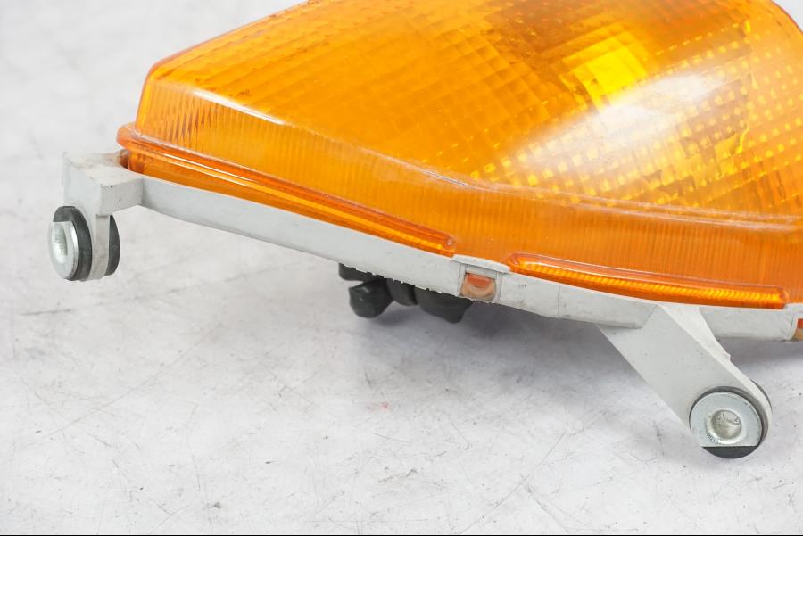 Höger sida på Blinkers från en Honda CBR 1000 F -1989 motorcykel.