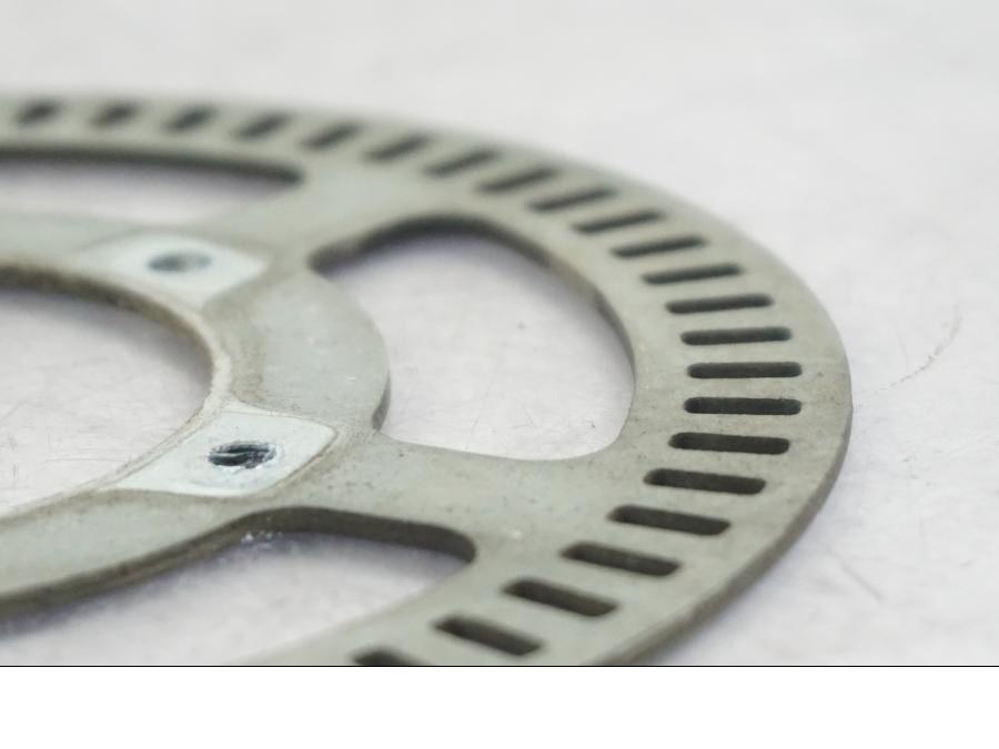 Höger sida på ABS krans från en Triumph Tiger -2009 motorcykel.