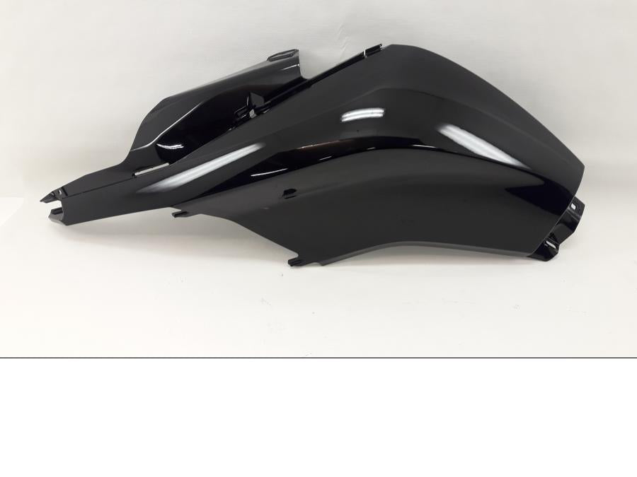 Framsidan på Bensintankskåpa från en BMW K 1600 -2011 motorcykel.