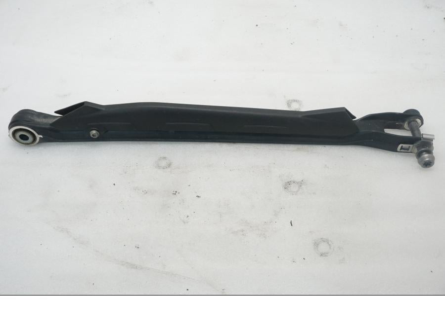 Framsidan på Parallellstag från en BMW R 1200 GSA -2017 motorcykel.