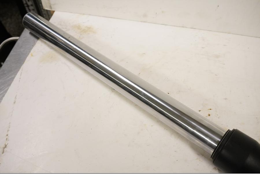 Höger sida på Gaffelben från en Yamaha XT 660 X -2008 motorcykel.