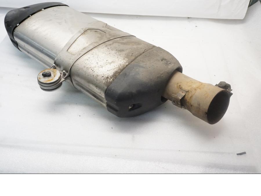 Baksidan på Ljuddämpare från en BMW R 1200 GSA -2017 motorcykel.