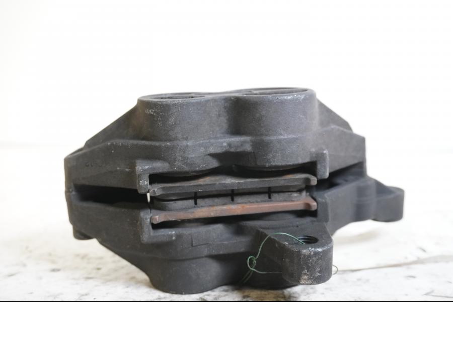 Höger sida på Bromsok från en Triumph Speed Triple -1997 motorcykel.