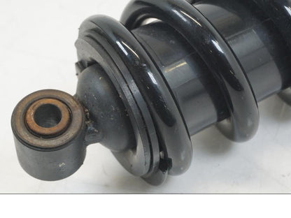 Baksidan på Stötdämpare från en Kawasaki ER-6N -2015 motorcykel.