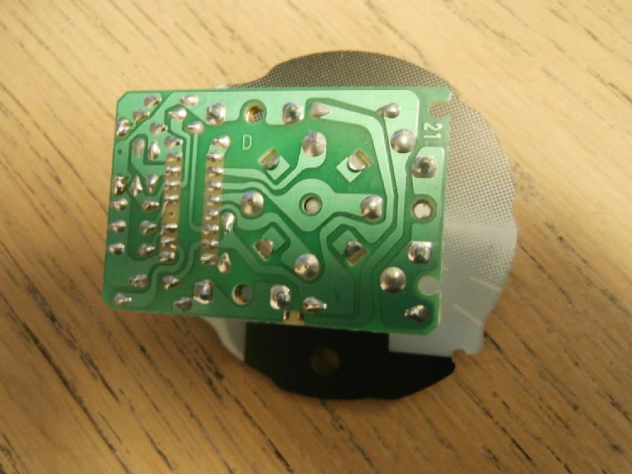 Baksidan på Varvräknare från en Suzuki GSX 750 -2002 motorcykel.