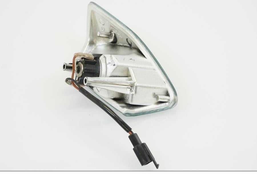 Vänster sida på Blinkers från en Yamaha NS50F Aerox 4 -2017 moped.