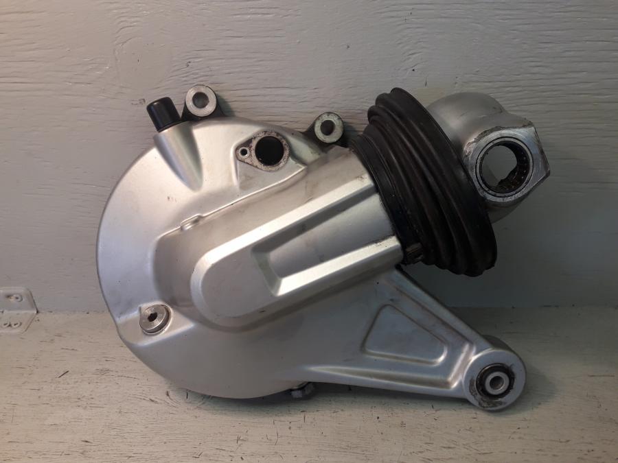 Framsidan på Slutväxel från en BMW R 1150 R -2004 motorcykel.