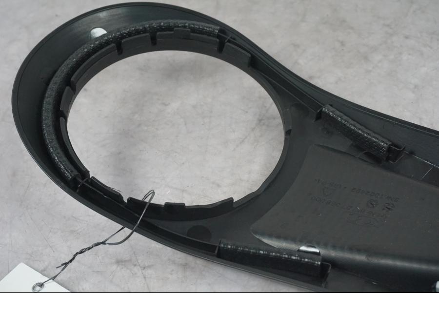 Extrabild1 på Bensintankskåpa från en KTM 1290 Super Duke R -2022 motorcykel.