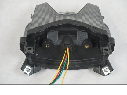 Snett nerifrån på Baklampa från en Yamaha MT-09 -2019 motorcykel.