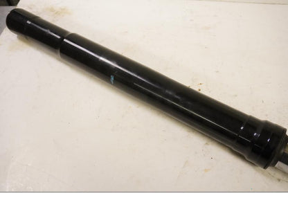 Höger sida på Gaffelben från en Suzuki GSX-R 750 -2009 motorcykel.