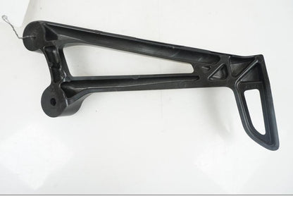 Höger sida på Fotpinnefäste från en Yamaha MT-07 -2014 motorcykel.