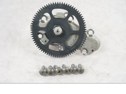 Framsidan på Oljepump från en BMW R 1200 GSA -2014 motorcykel.