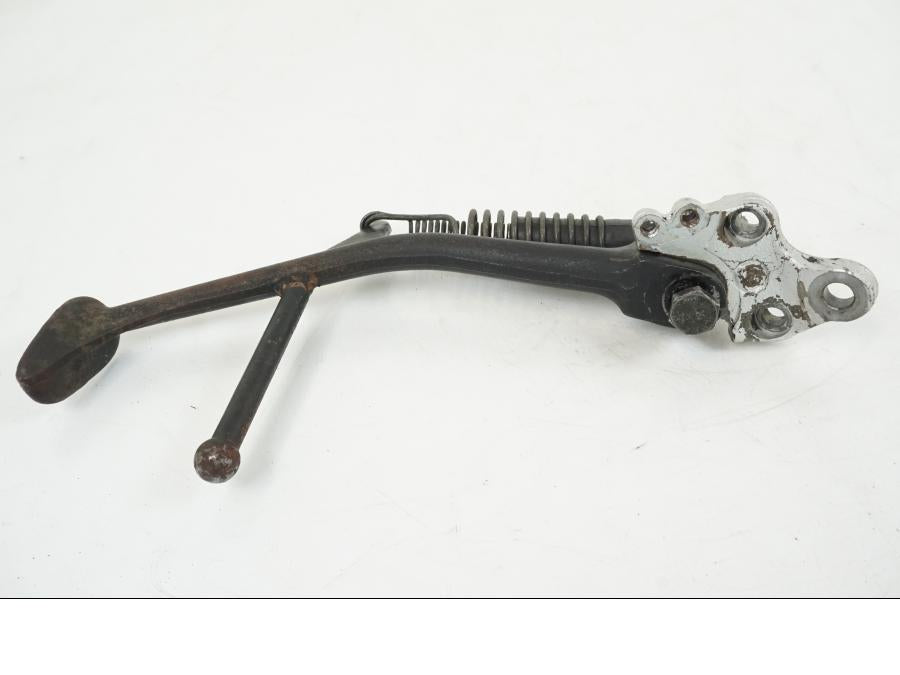 Snett uppifrån på Sidostöd från en Yamaha FZR 1000 -1990 motorcykel.