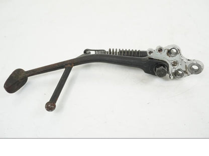 Snett uppifrån på Sidostöd från en Yamaha FZR 1000 -1990 motorcykel.