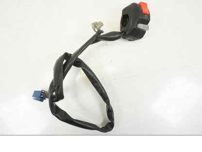 Framsidan på Styrelreglage från en Yamaha YZF 1000 R1 -2004 motorcykel.