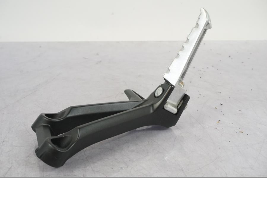 Höger sida på Fotpinne från en Yamaha MT-09 SP -2018 motorcykel.