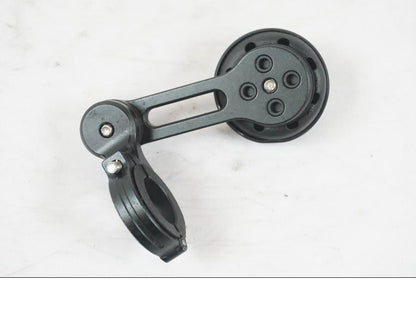 Snett nerifrån på GPS/Mobilhållare från en Kawasaki ZZ-R 1400 -2009 motorcykel.